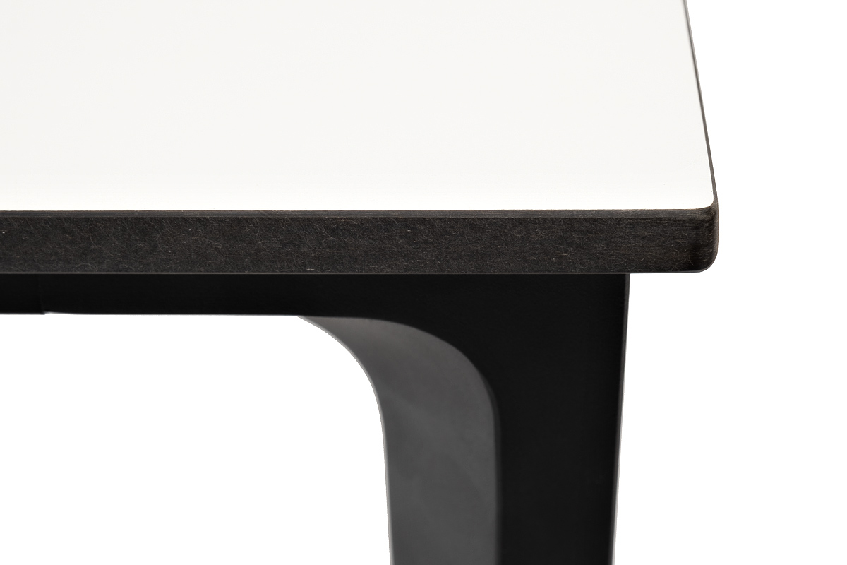 "Малакио" обеденный стол из HPL 90х90см, цвет молочный, каркас черный