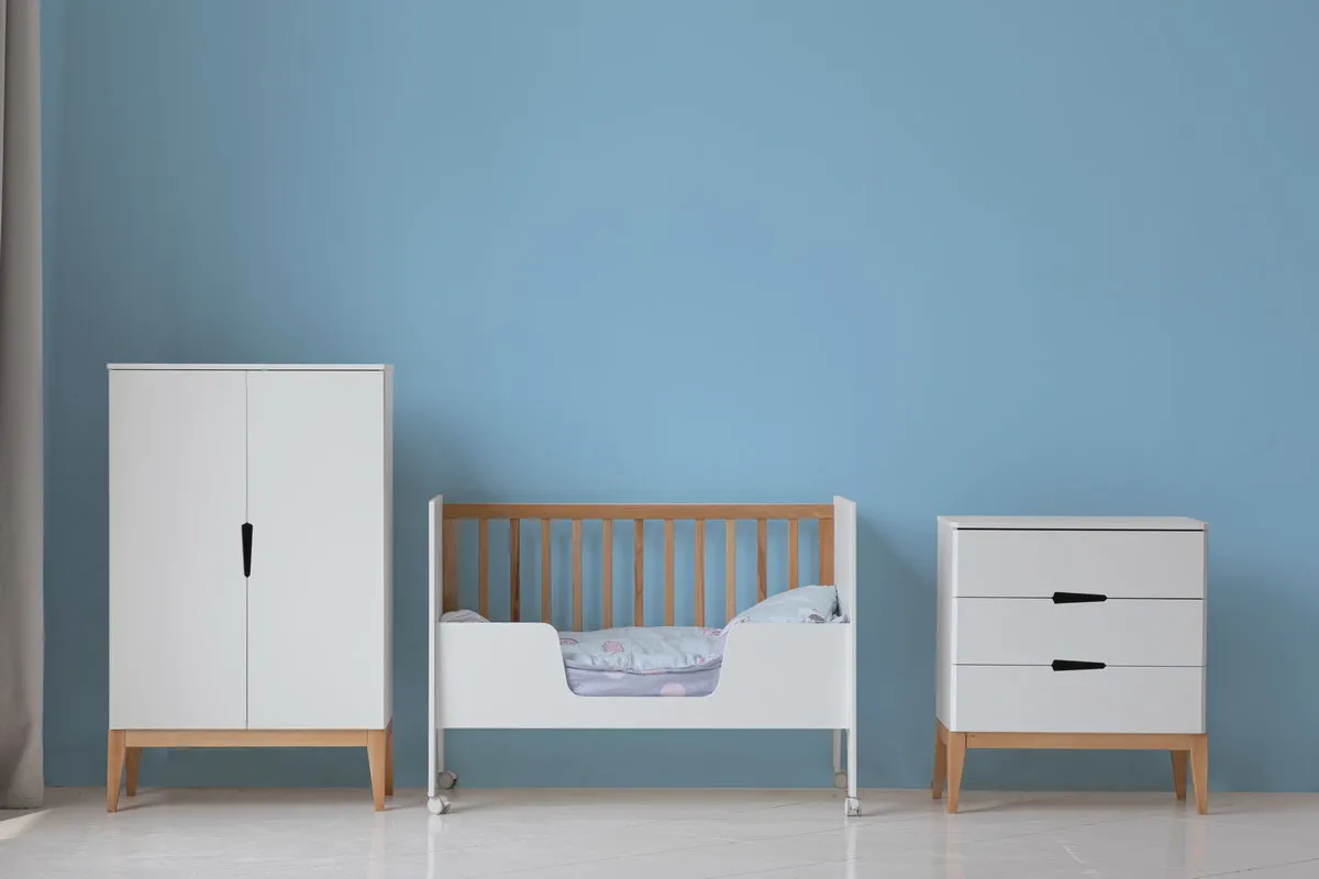 Шкаф деревянный белый Mia НИК 9 б/д