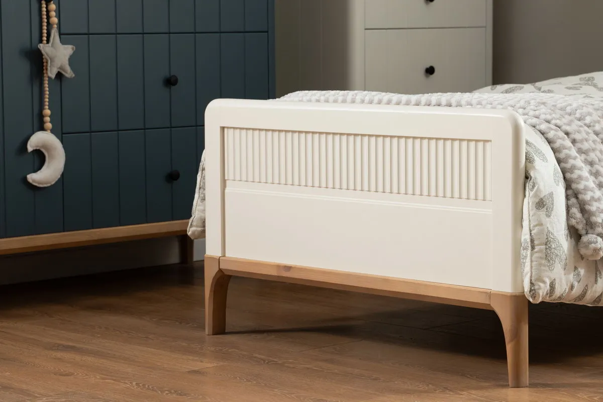 Кровать массив сосны Грета №2 900х2000